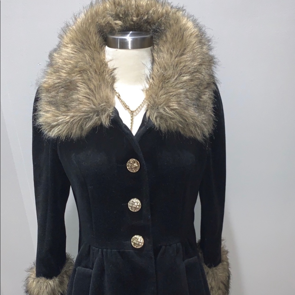 Vintage *Boho Chic* Women’s Black Faux Fur Coat